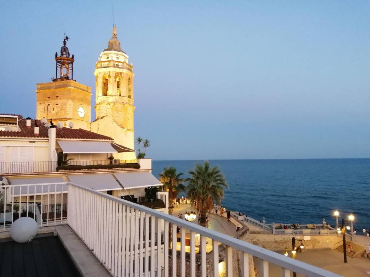Апартаменты Atico Con Fantasticas Vistas Al Mar Y La Iglesia Сиджес Экстерьер фото