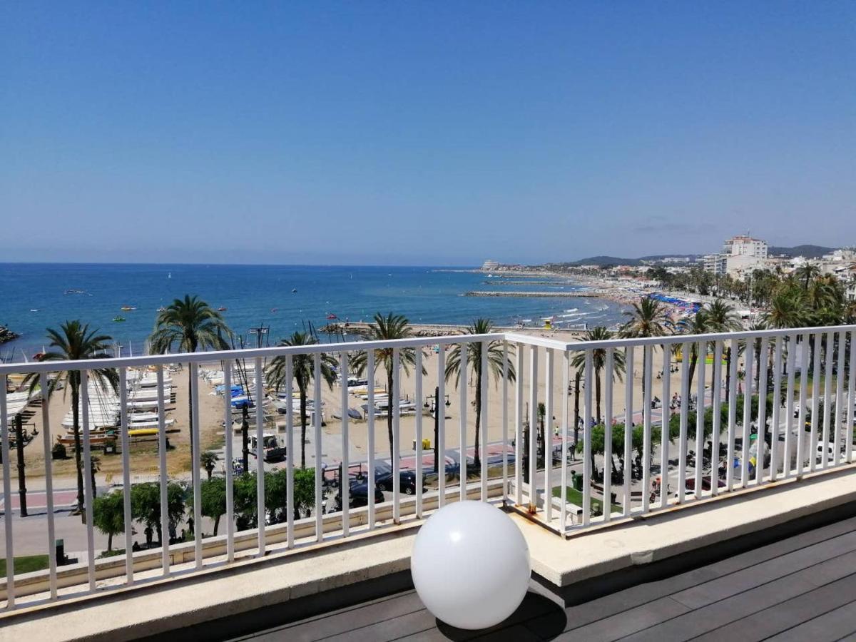 Апартаменты Atico Con Fantasticas Vistas Al Mar Y La Iglesia Сиджес Экстерьер фото