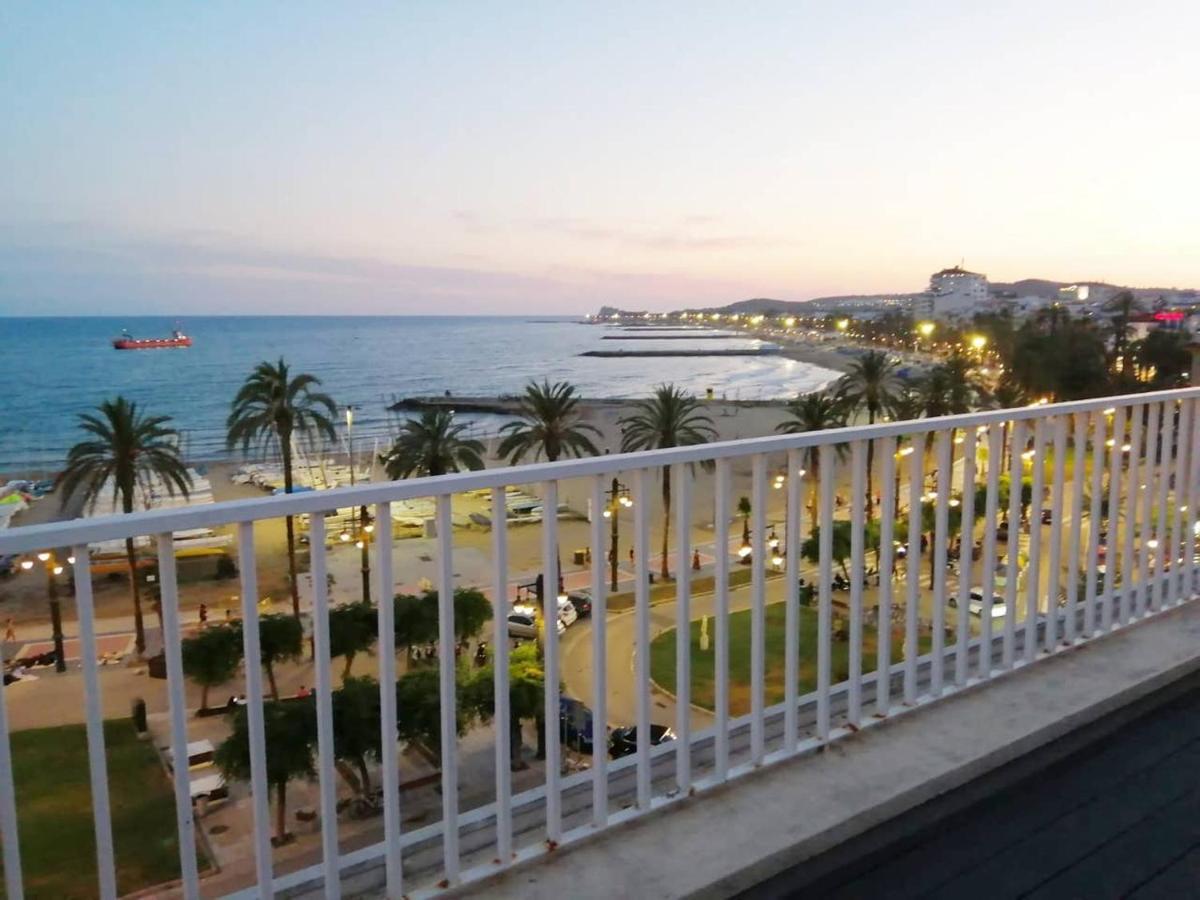 Апартаменты Atico Con Fantasticas Vistas Al Mar Y La Iglesia Сиджес Экстерьер фото