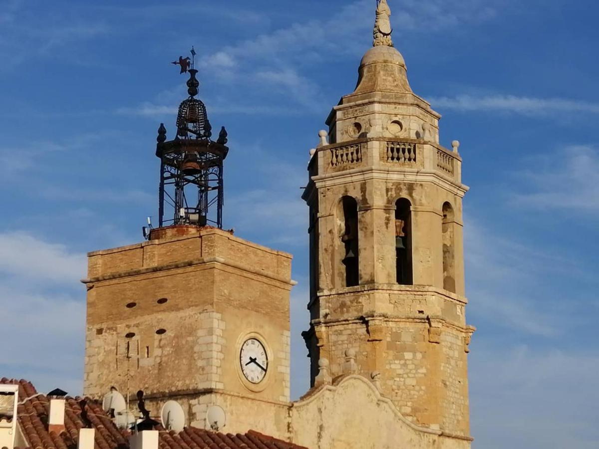 Апартаменты Atico Con Fantasticas Vistas Al Mar Y La Iglesia Сиджес Экстерьер фото