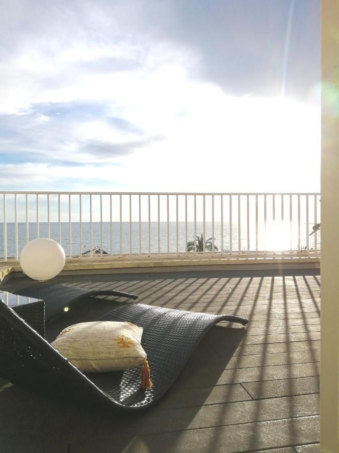 Апартаменты Atico Con Fantasticas Vistas Al Mar Y La Iglesia Сиджес Экстерьер фото