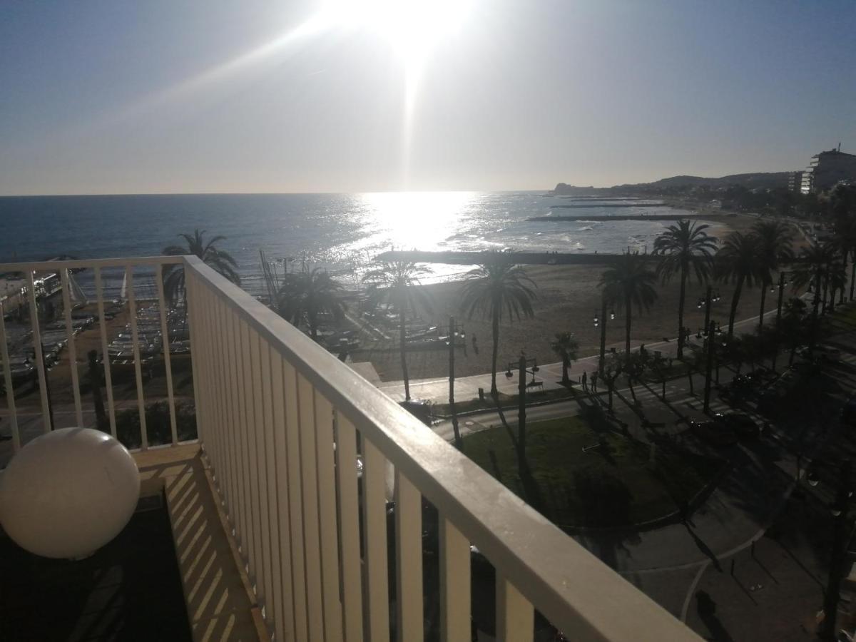 Апартаменты Atico Con Fantasticas Vistas Al Mar Y La Iglesia Сиджес Экстерьер фото