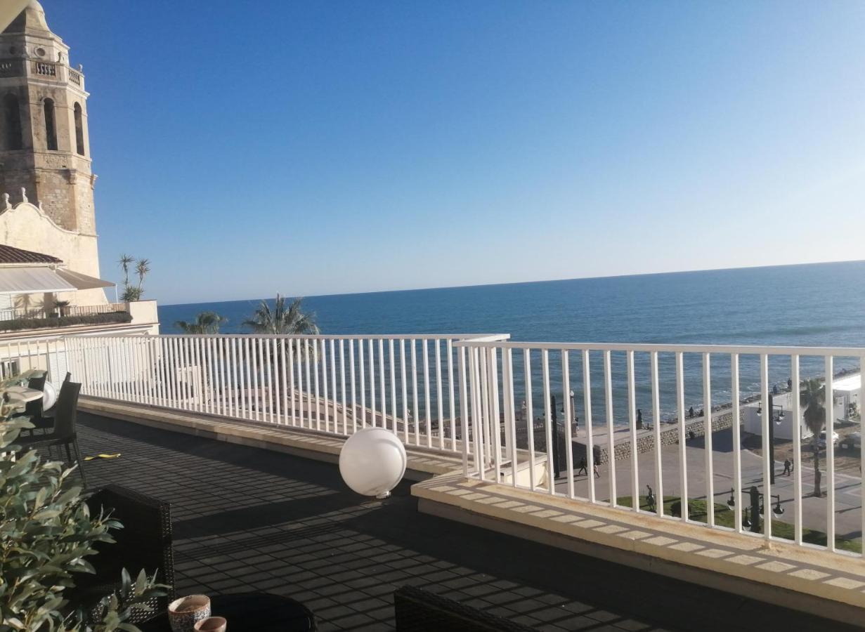 Апартаменты Atico Con Fantasticas Vistas Al Mar Y La Iglesia Сиджес Экстерьер фото