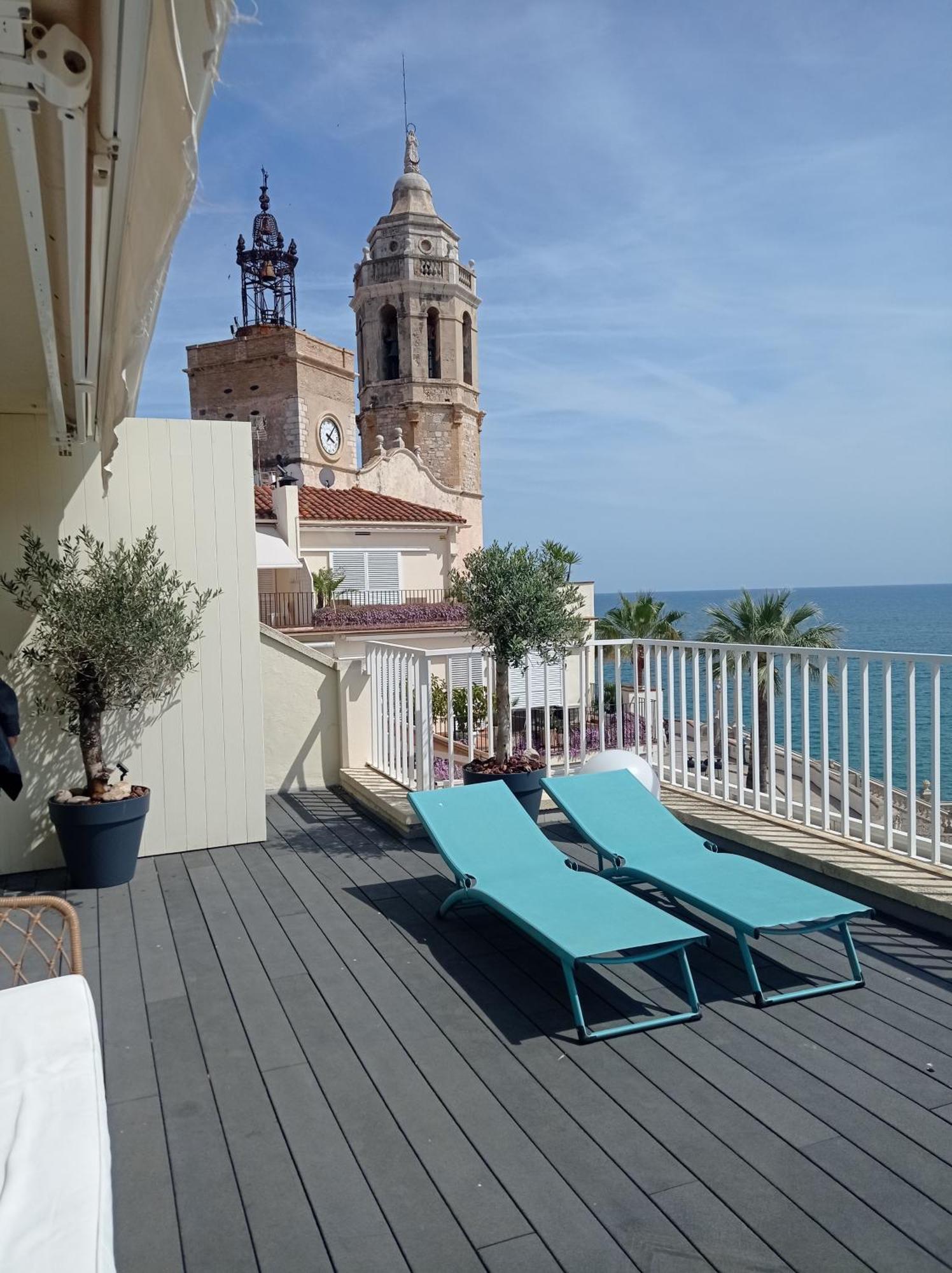 Апартаменты Atico Con Fantasticas Vistas Al Mar Y La Iglesia Сиджес Экстерьер фото